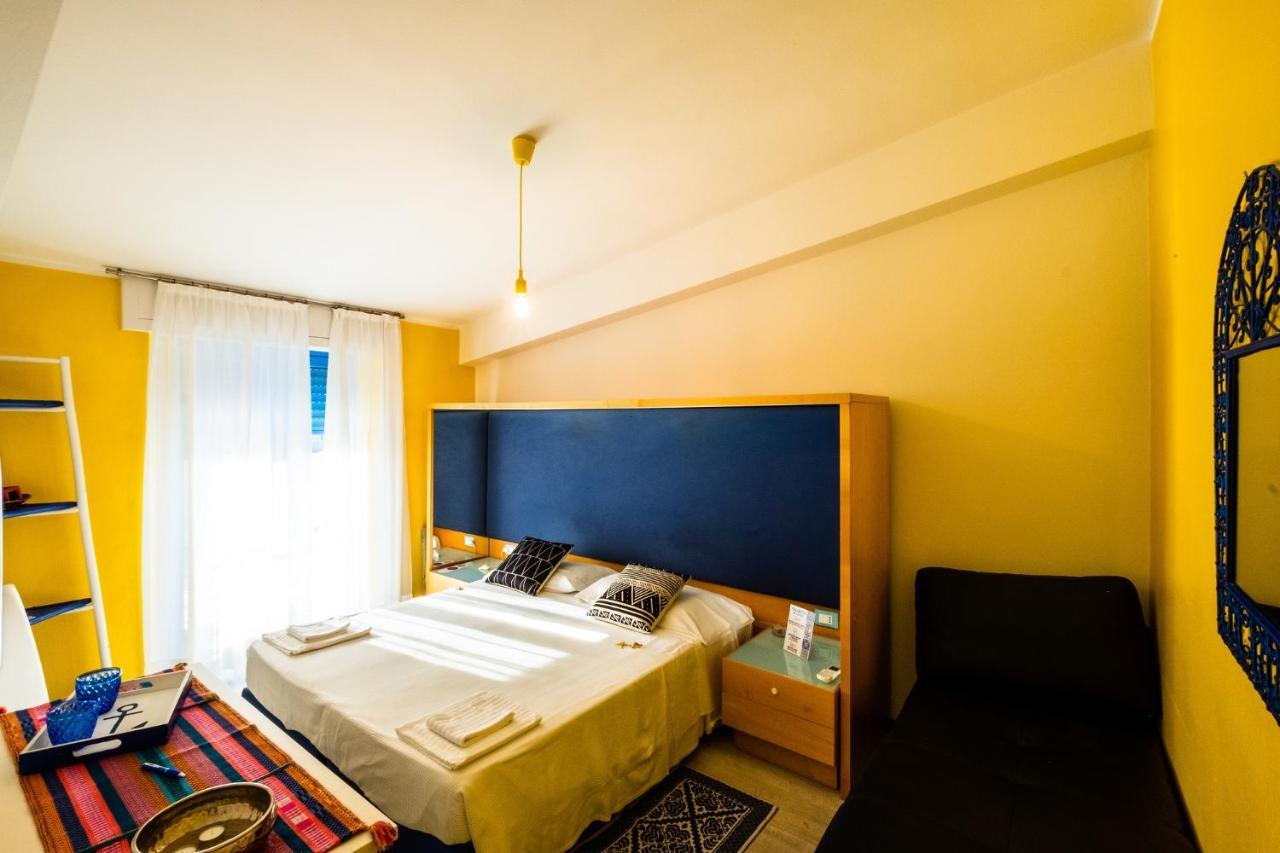 La Favorita Hotel Кала Гононе Екстериор снимка