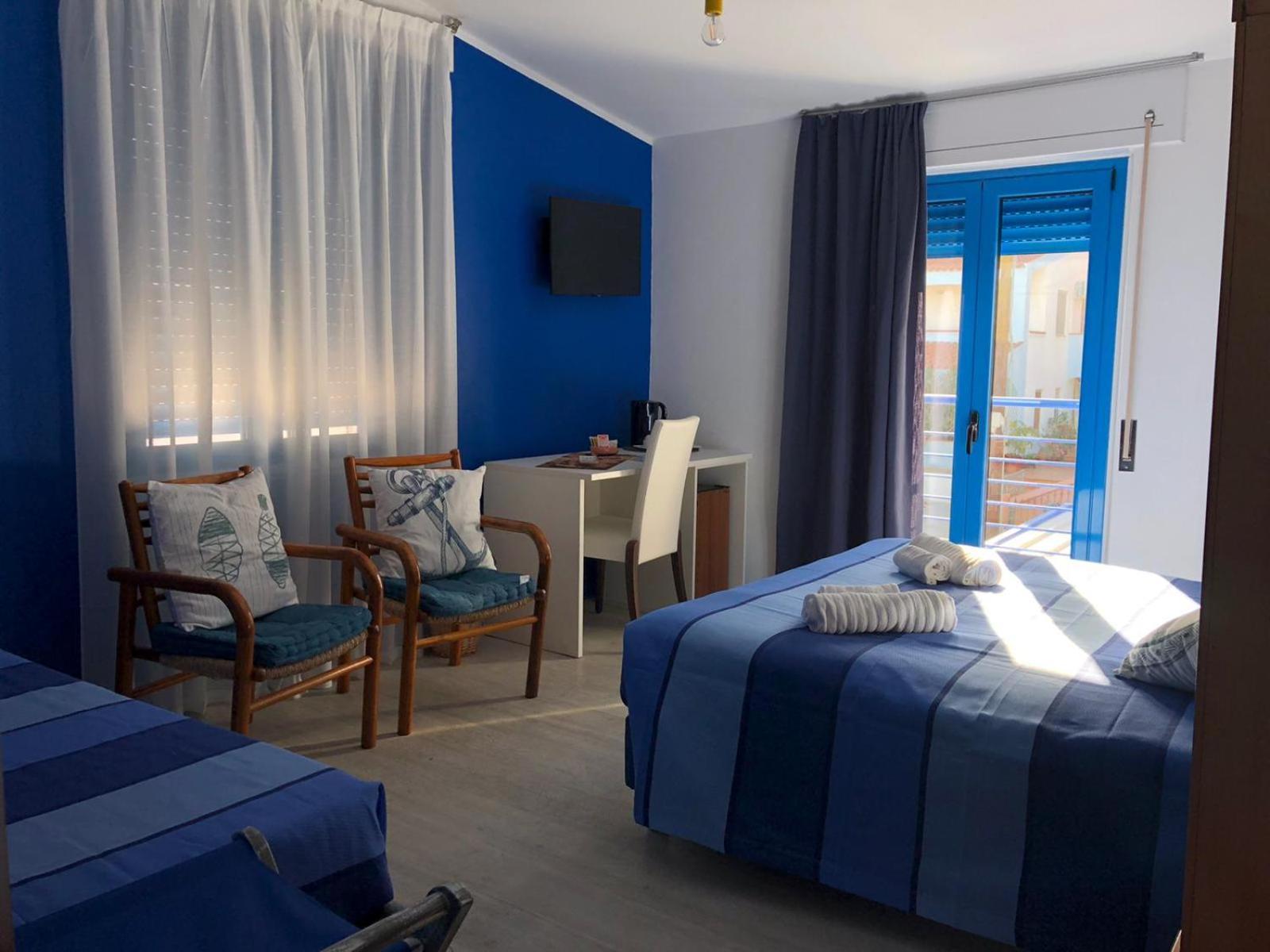La Favorita Hotel Кала Гононе Екстериор снимка