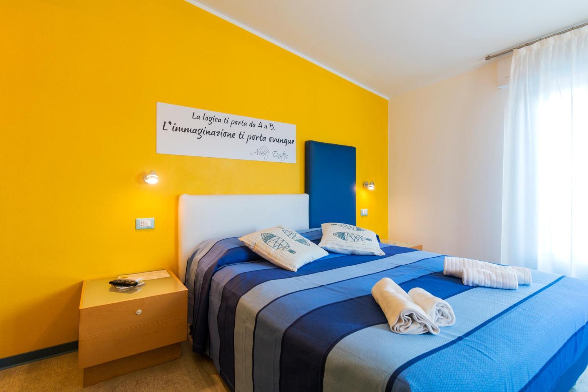 La Favorita Hotel Кала Гононе Екстериор снимка