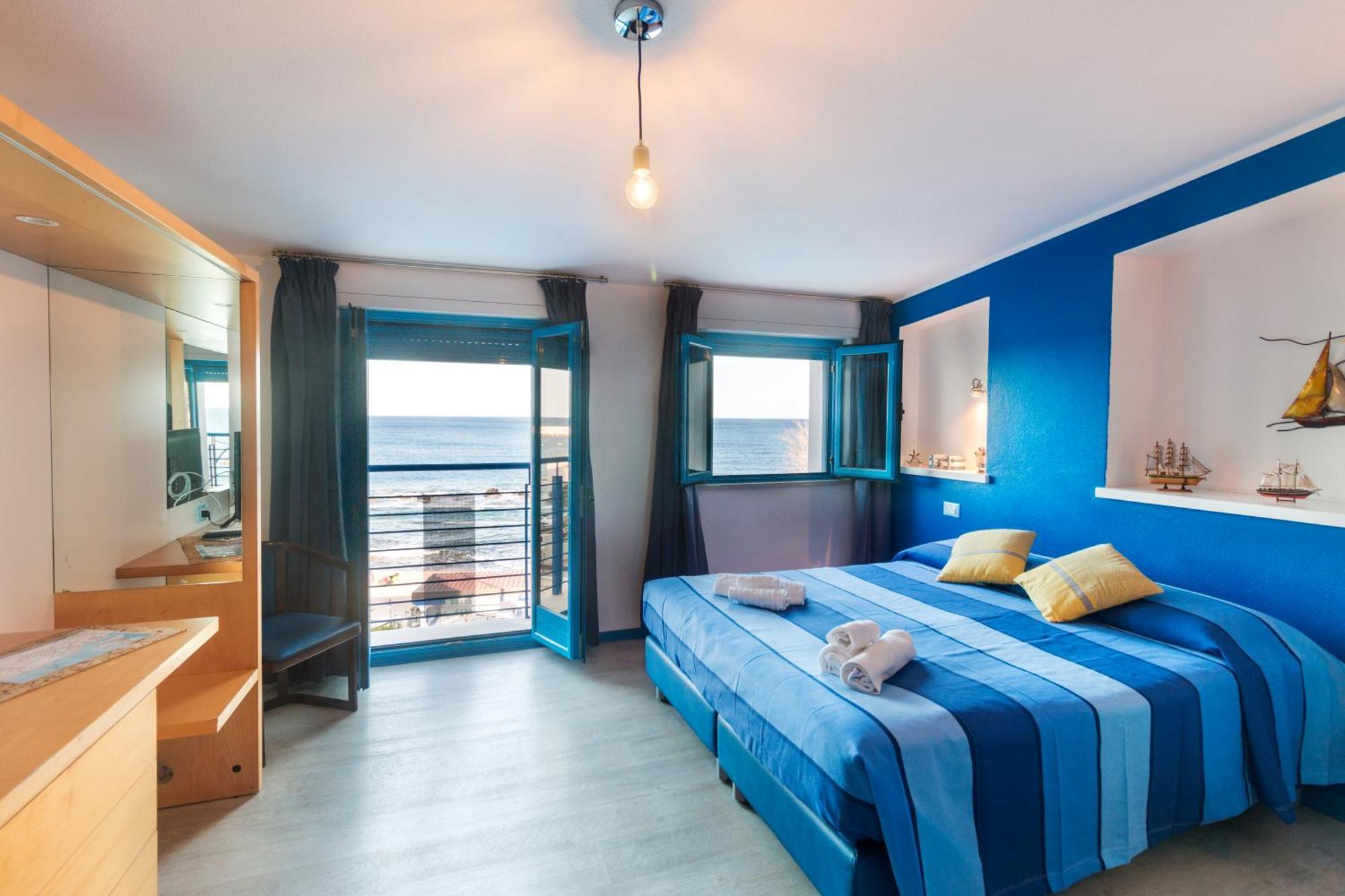 La Favorita Hotel Кала Гононе Екстериор снимка
