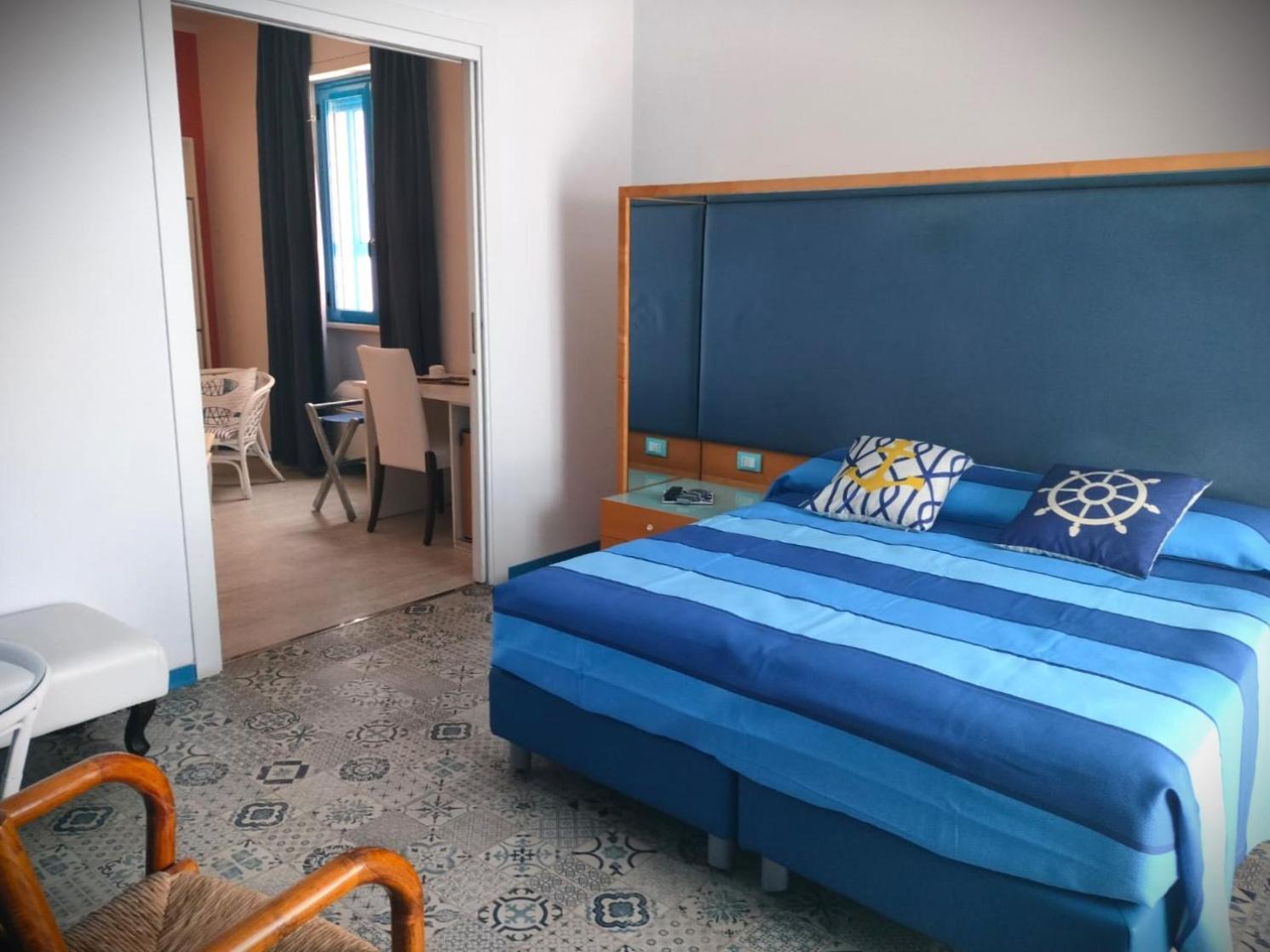 La Favorita Hotel Кала Гононе Екстериор снимка
