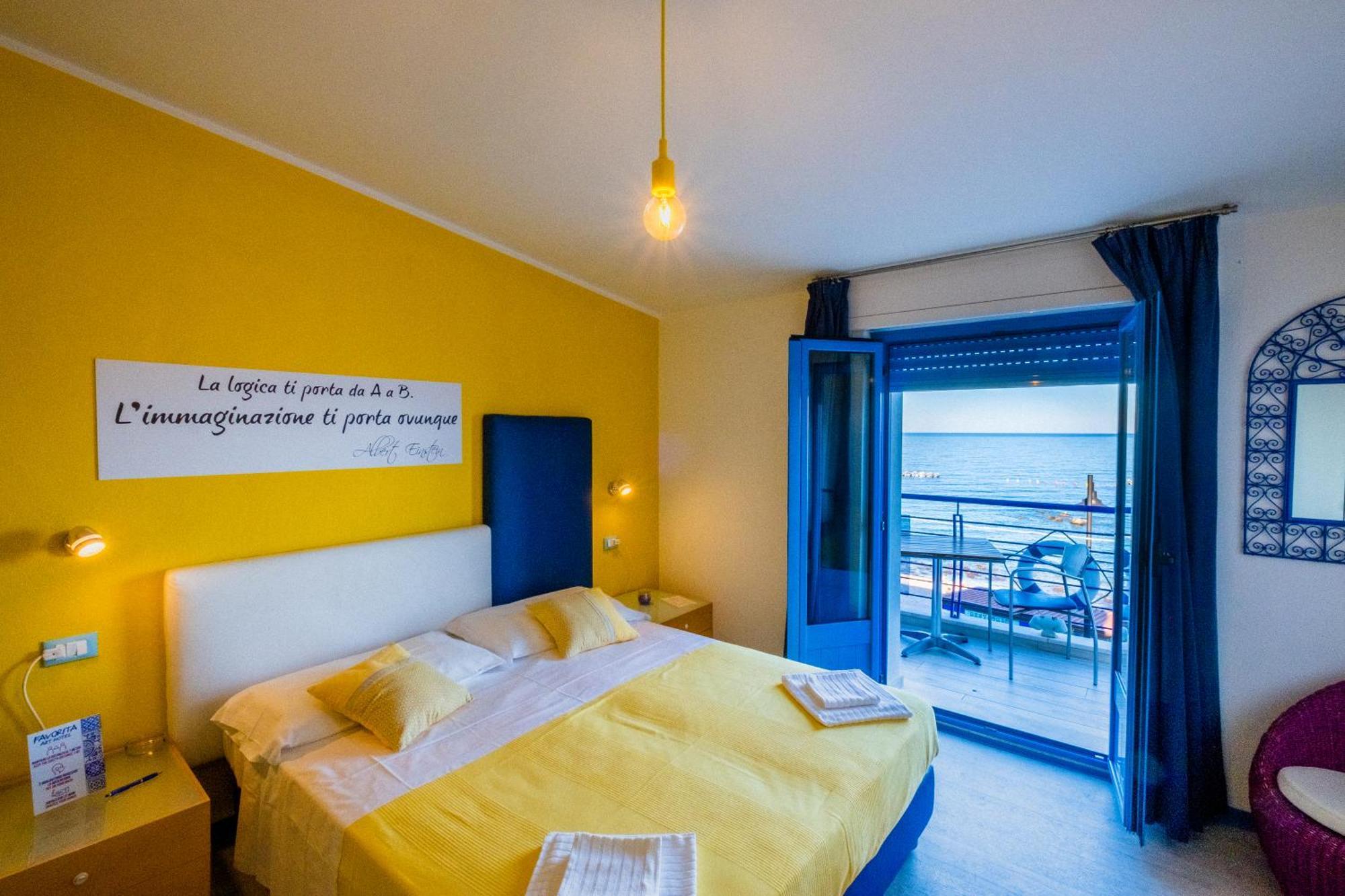 La Favorita Hotel Кала Гононе Екстериор снимка