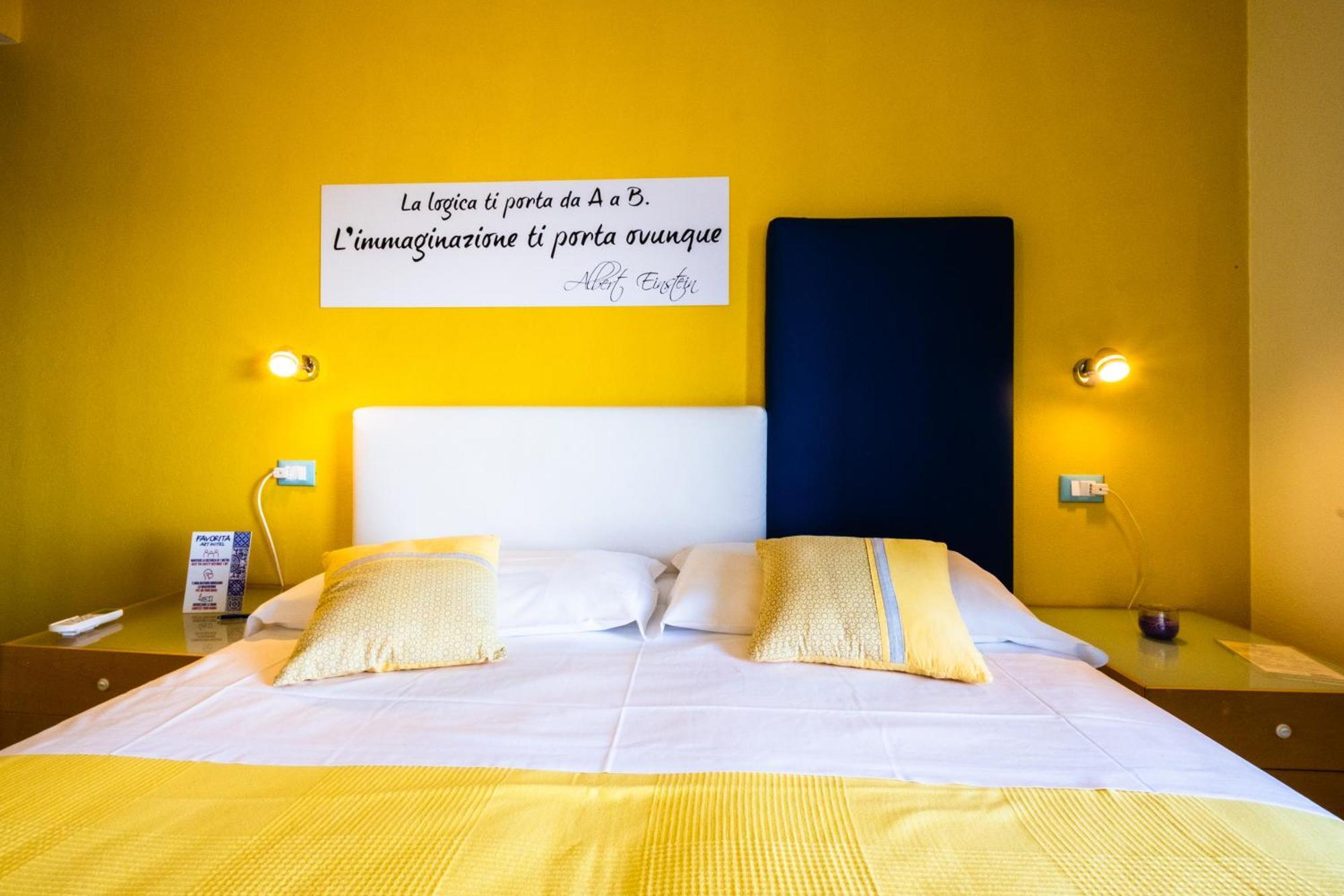 La Favorita Hotel Кала Гононе Екстериор снимка