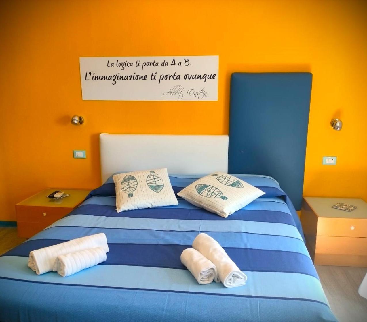 La Favorita Hotel Кала Гононе Екстериор снимка