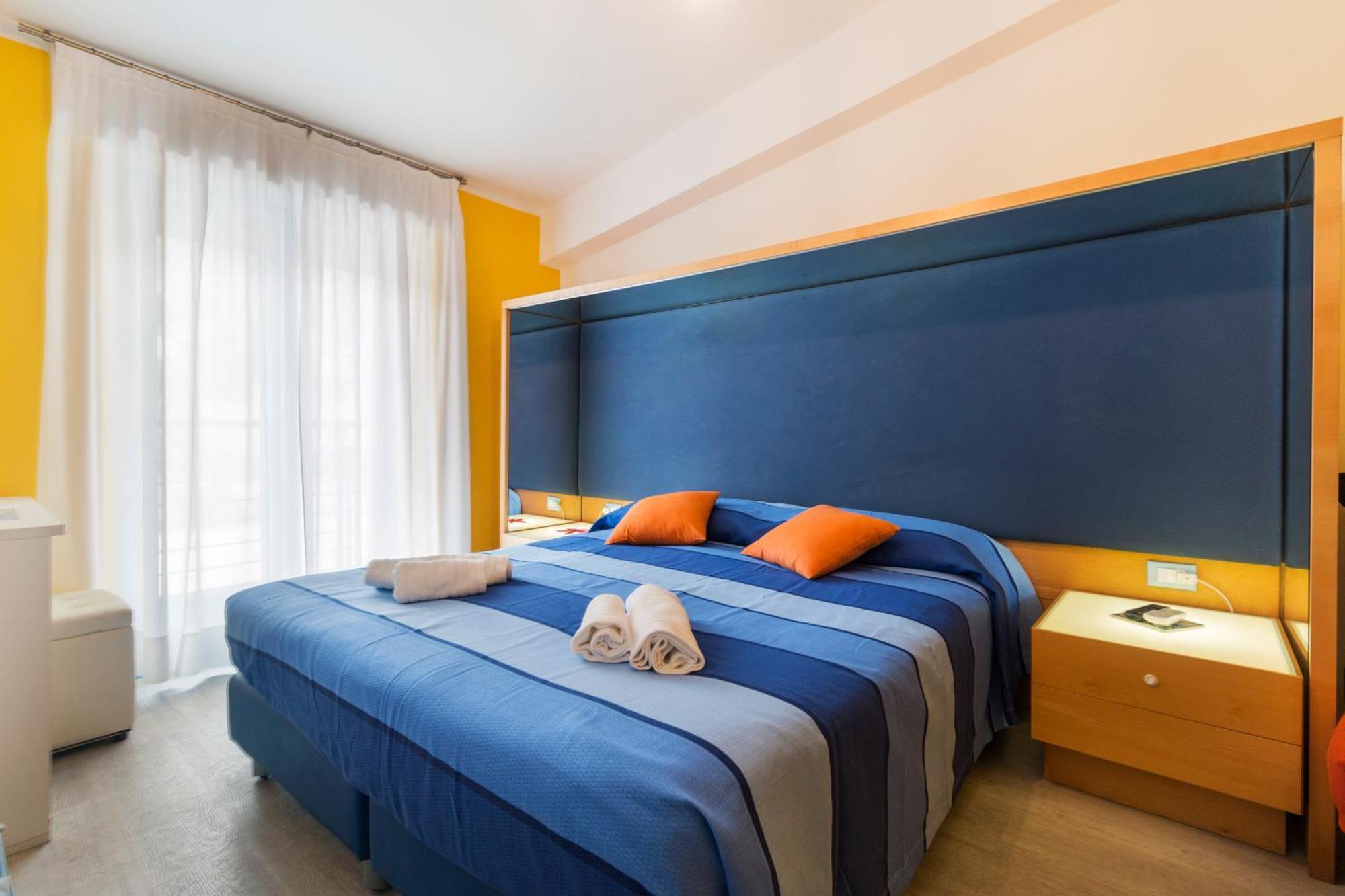 La Favorita Hotel Кала Гононе Екстериор снимка